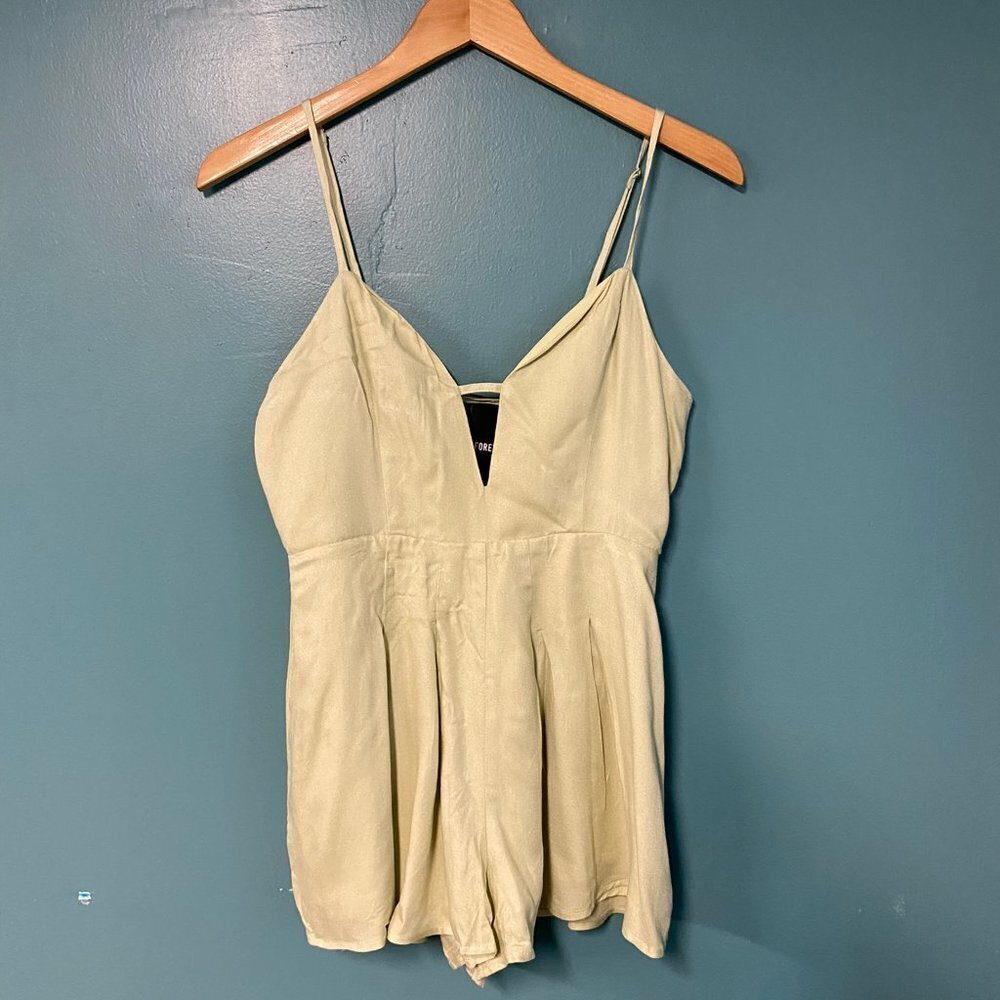 Nwt F21 Romper - Size small